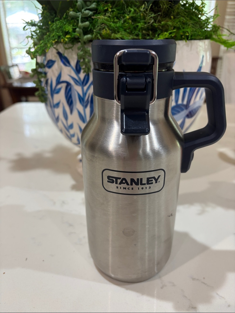 Stanley Adventure Easy Pour ULINE 32 oz. Half Growler Grumbler Beer Silver